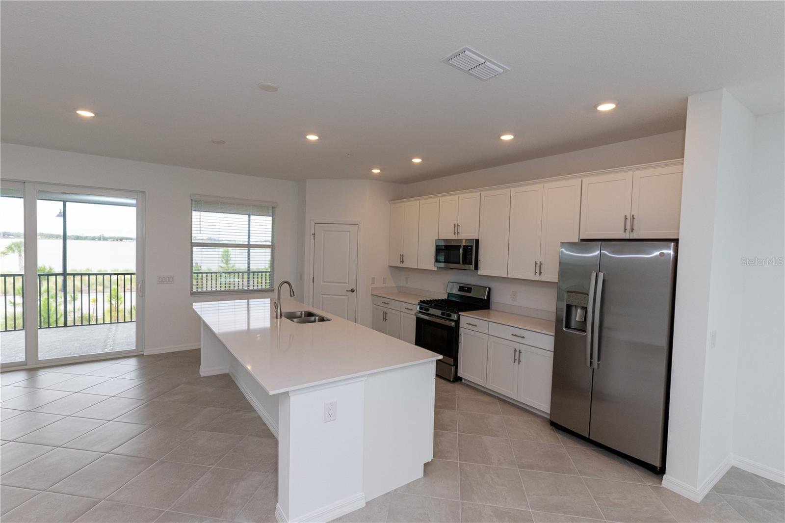 Image 5 of 27 For 16572 Kingwood Lane 3622