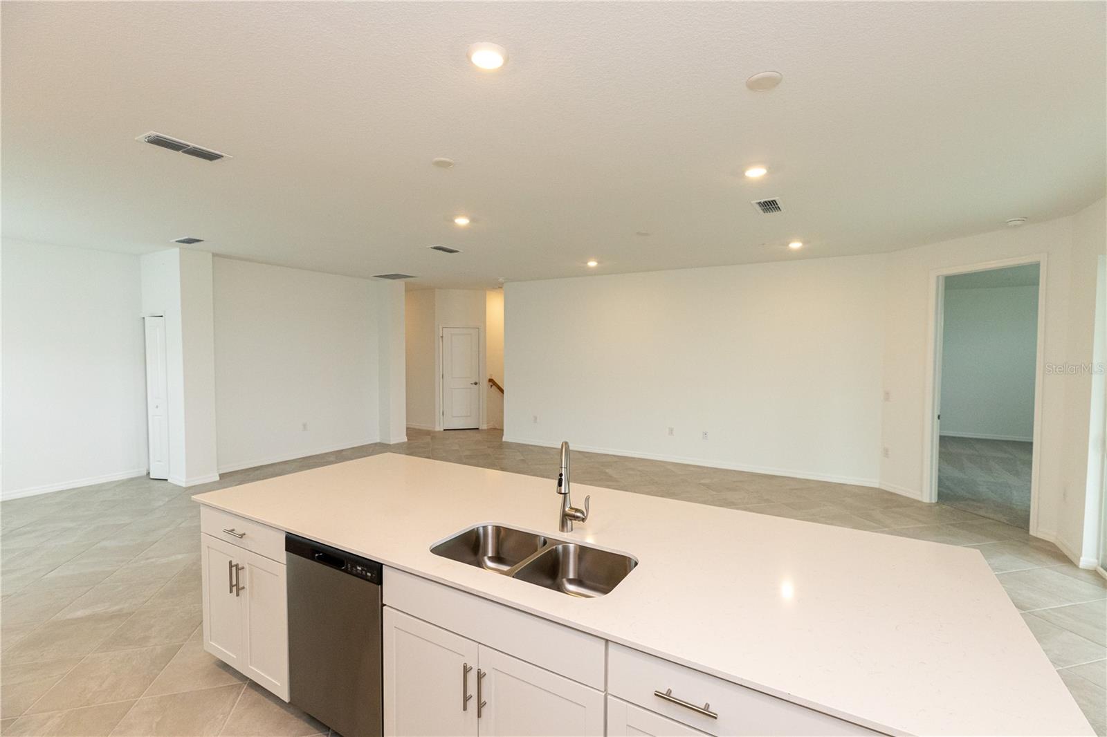 Image 6 of 27 For 16572 Kingwood Lane 3622