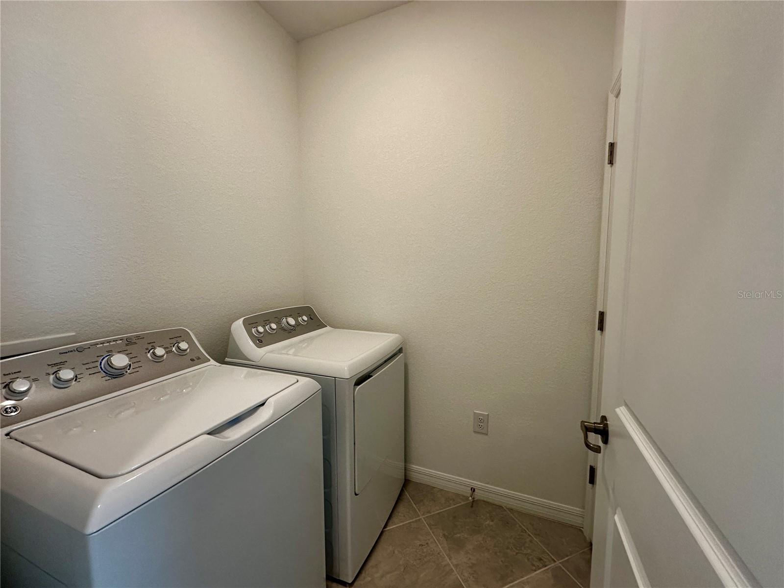 Image 19 of 58 For 14174 Poppy Field Loop 4721