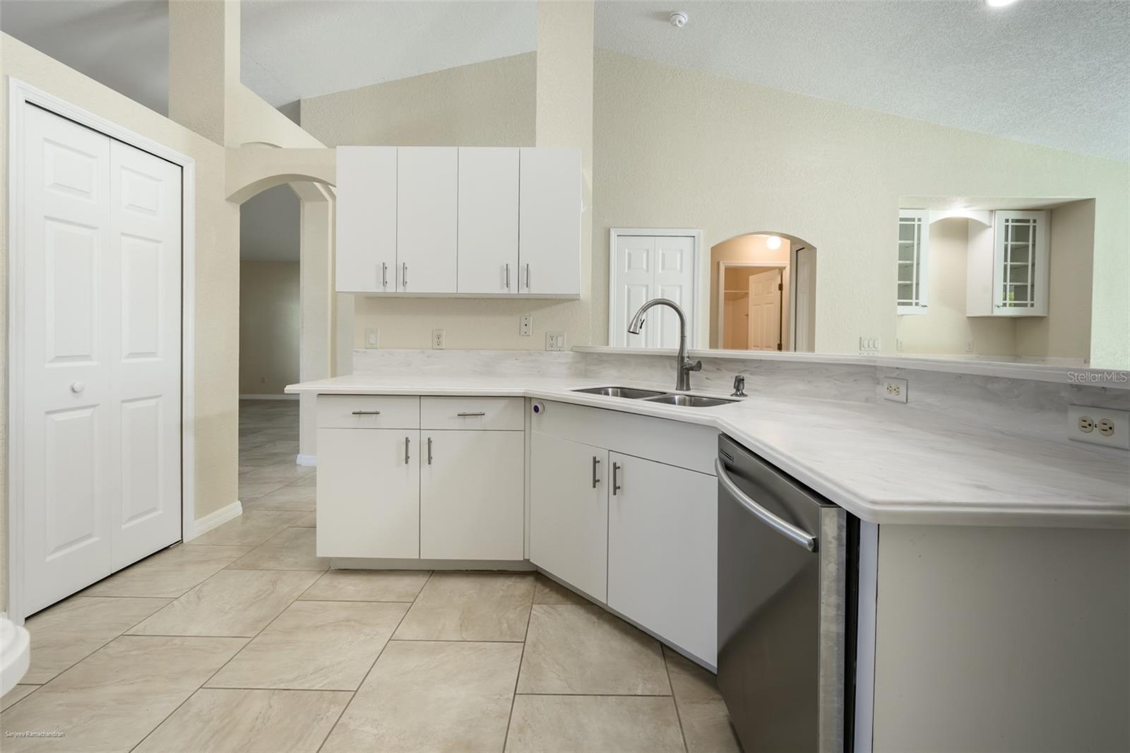 Image 12 of 40 For 311 Goiana Street