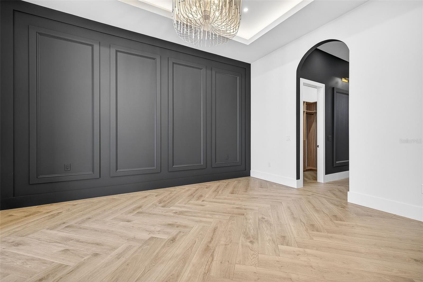 Image 21 of 50 For 1825 37th Avenue