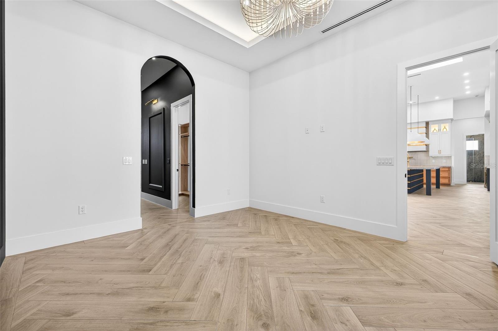 Image 23 of 50 For 1825 37th Avenue