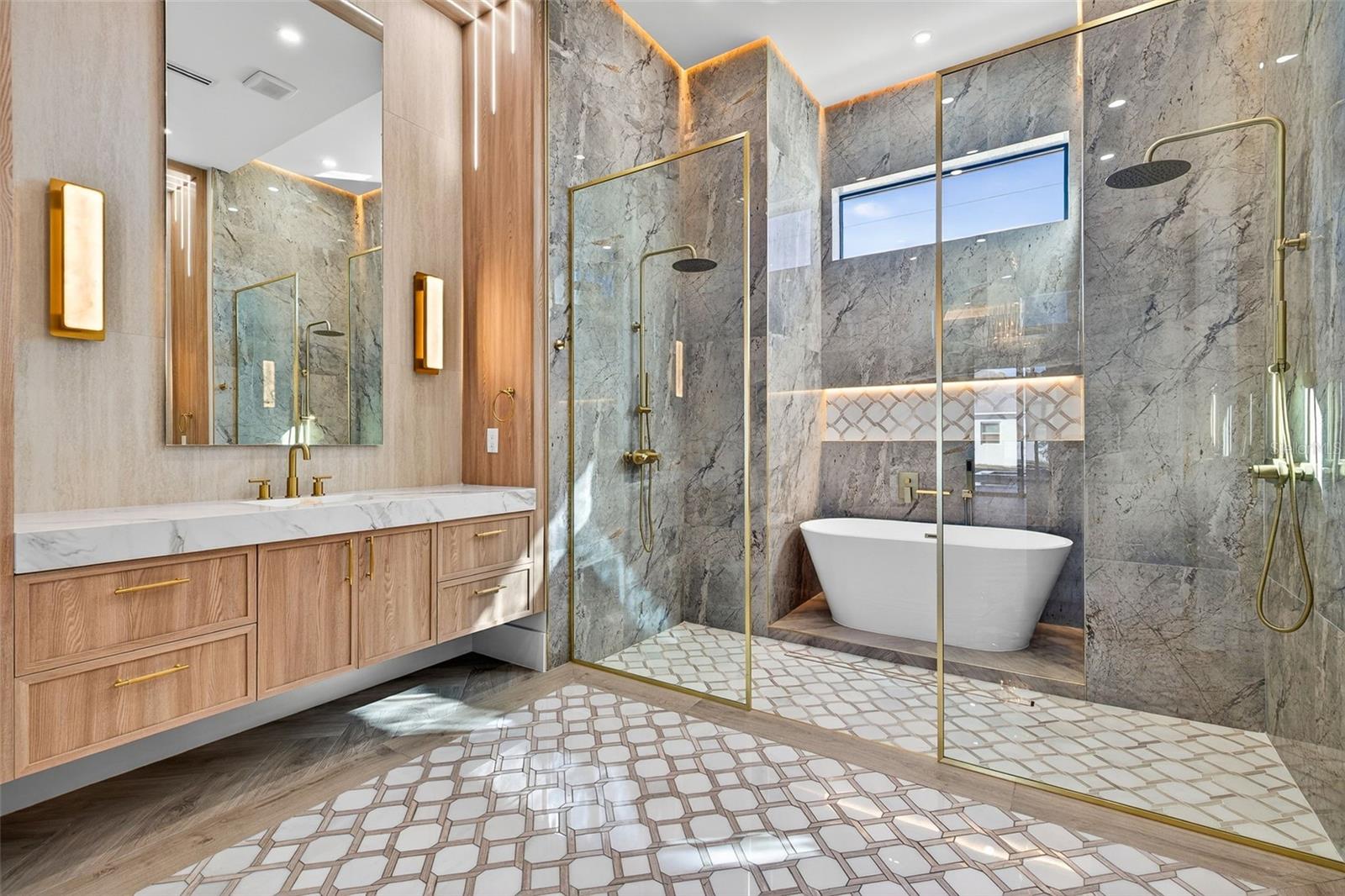 Image 26 of 50 For 1825 37th Avenue