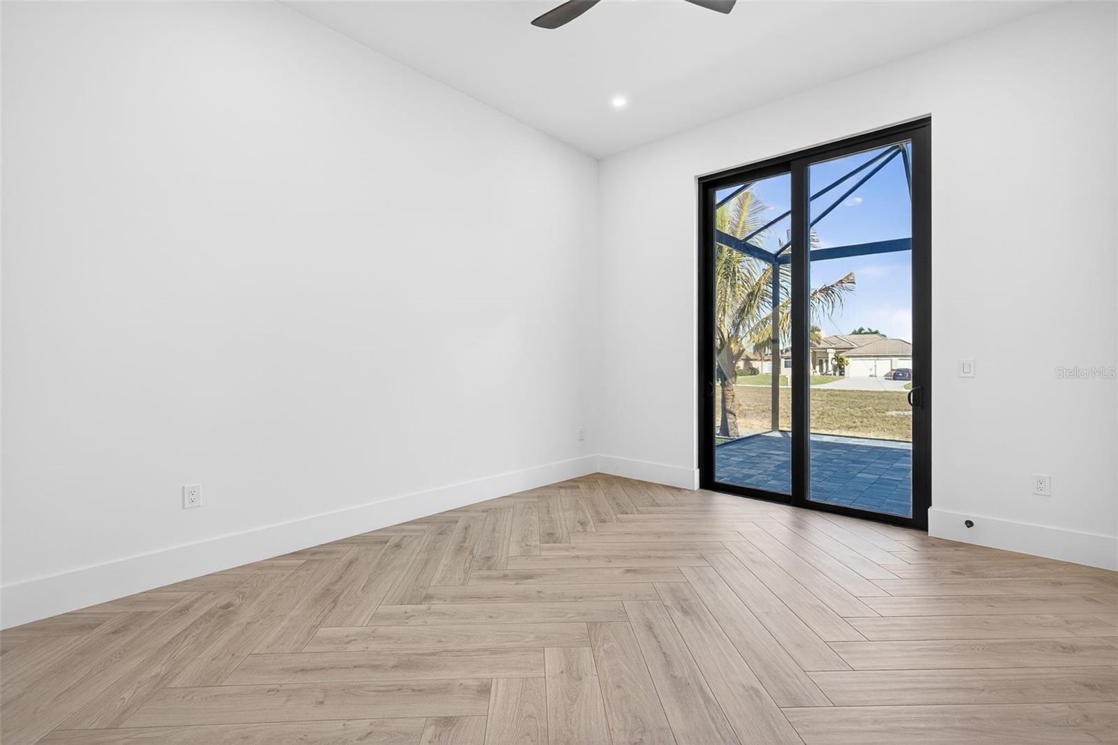 Image 29 of 50 For 1825 37th Avenue