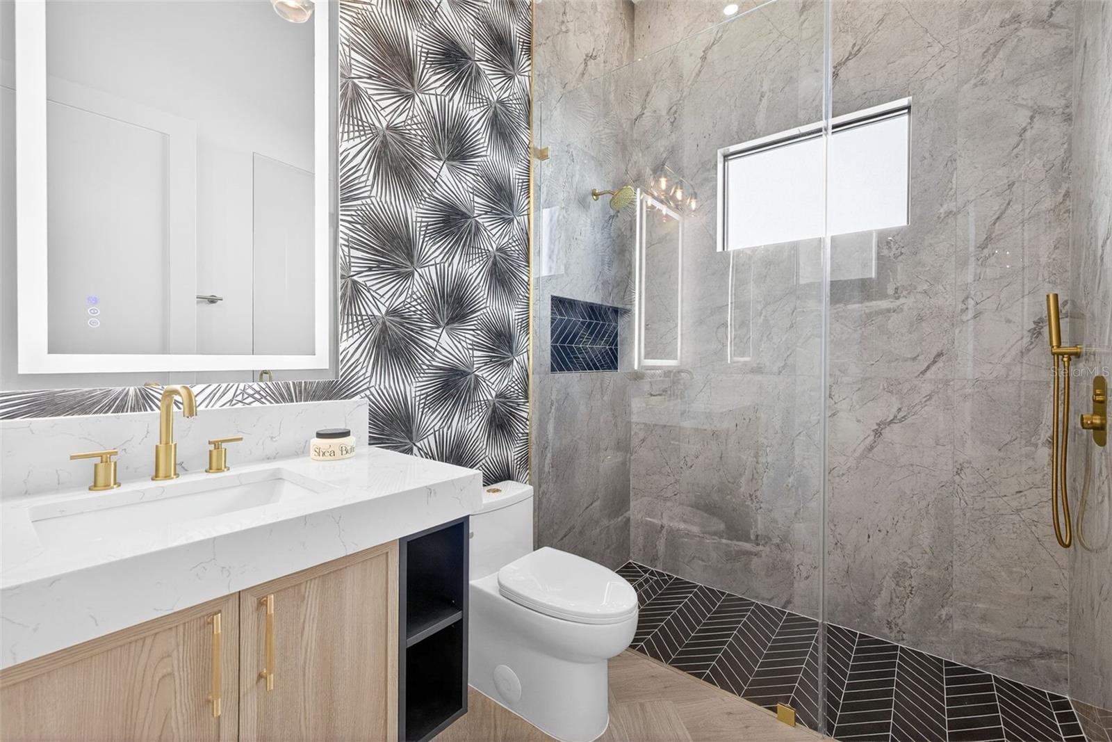 Image 33 of 50 For 1825 37th Avenue