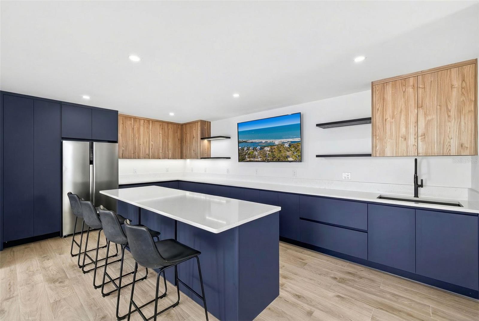 Image 7 of 50 For 1825 37th Avenue