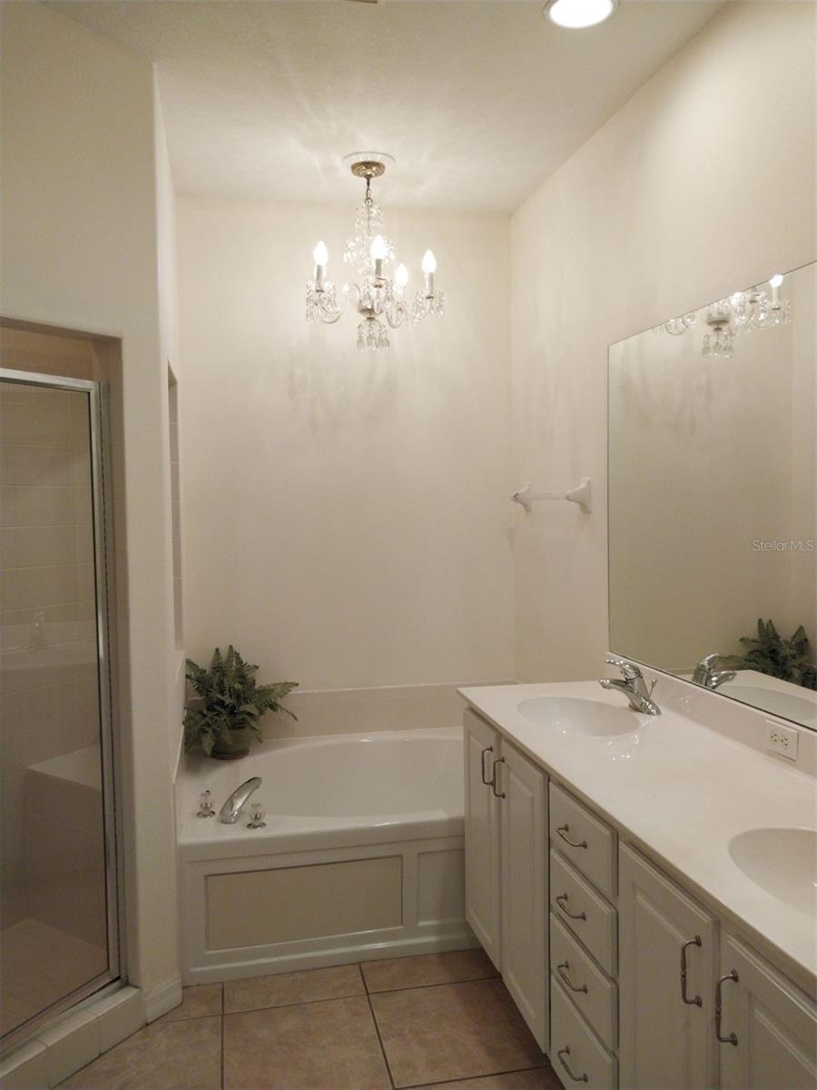 Image 10 of 15 For 5641 Hidden Oak Court