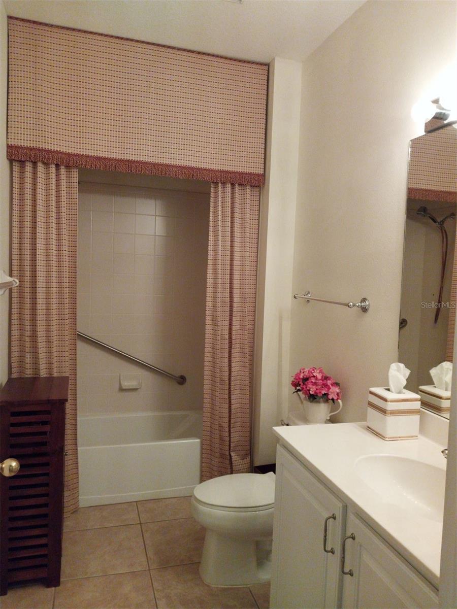 Image 11 of 15 For 5641 Hidden Oak Court