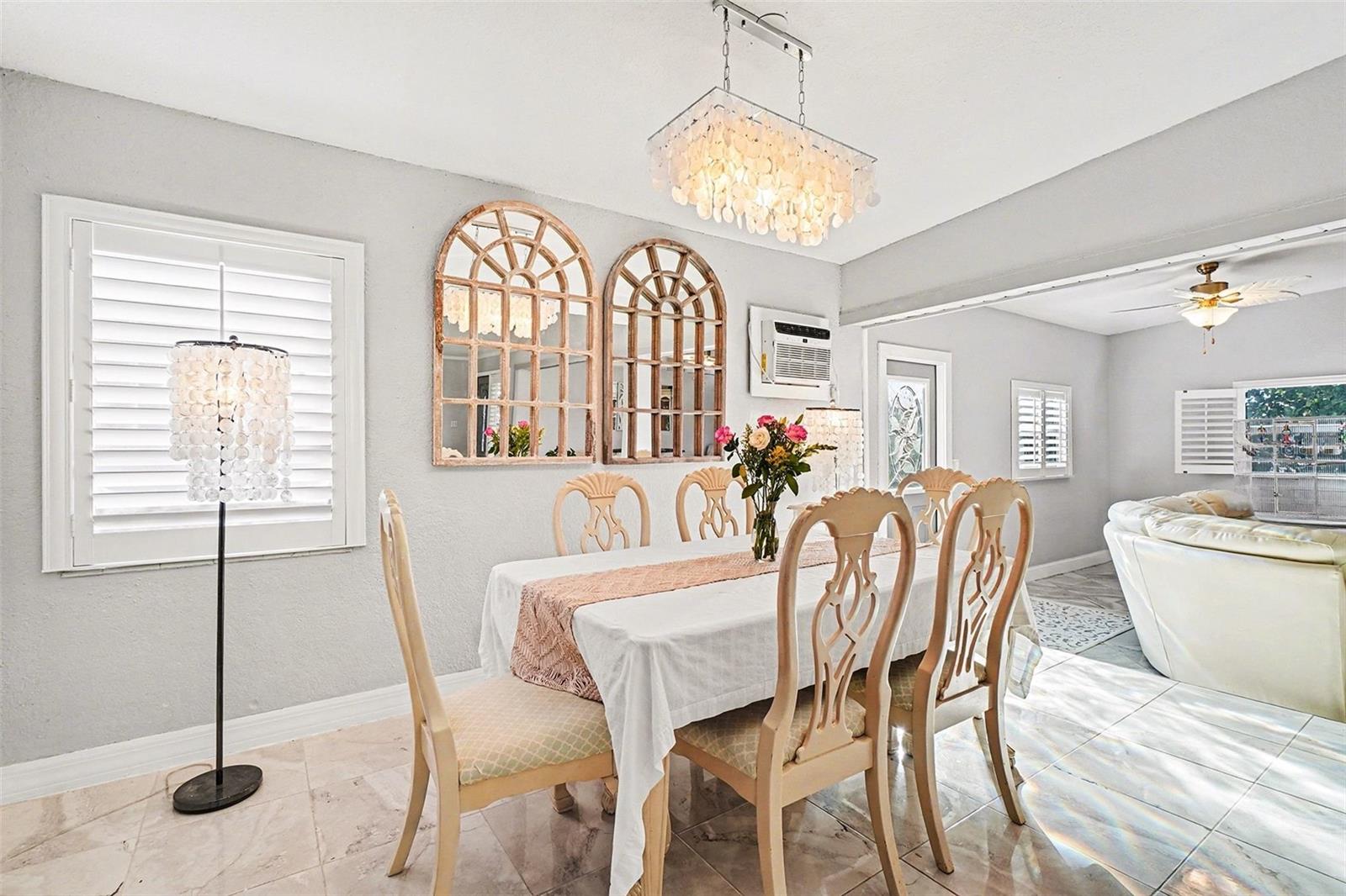 Image 11 of 30 For 868 Conreid Drive Ne