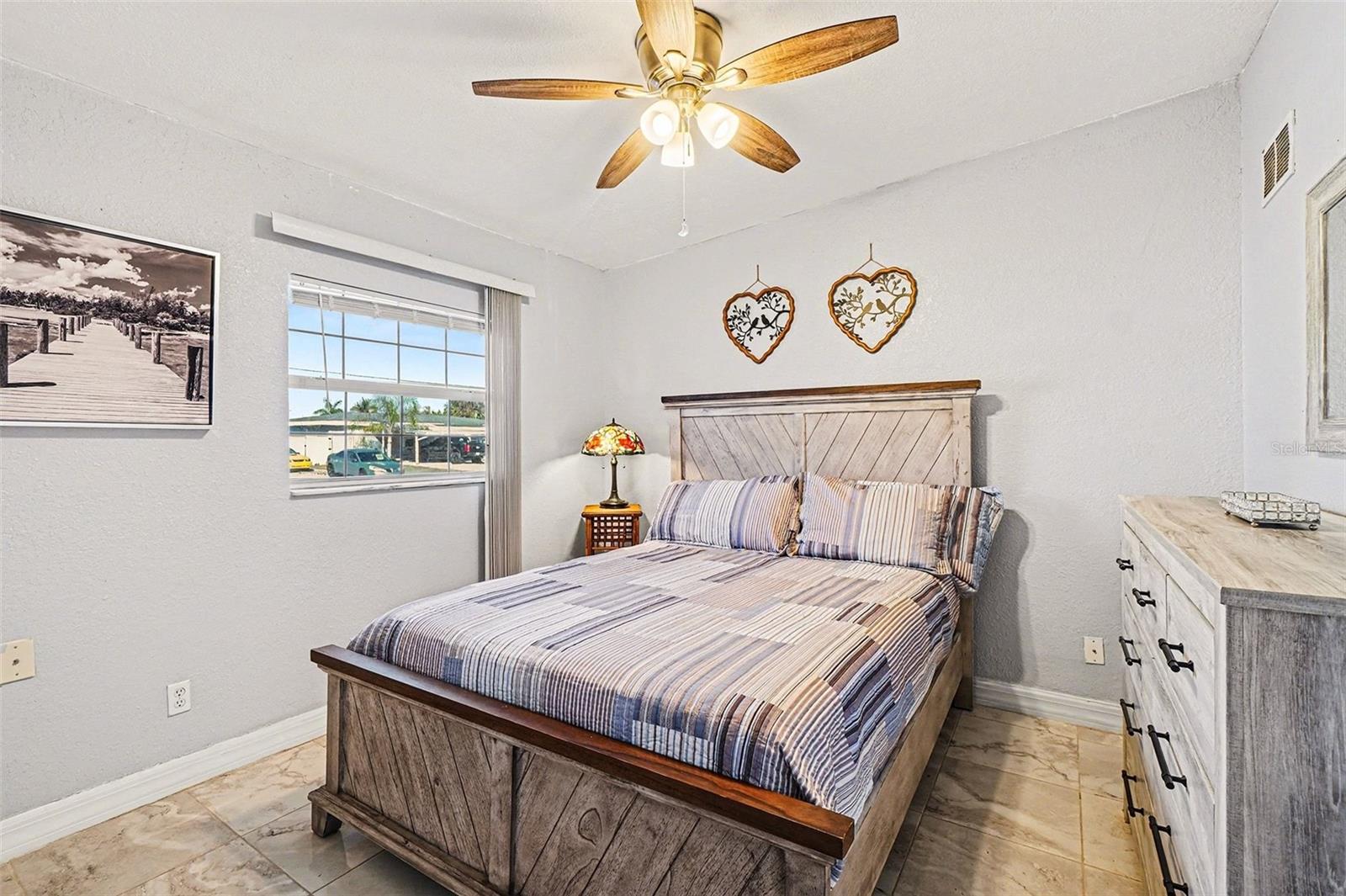 Image 21 of 30 For 868 Conreid Drive Ne