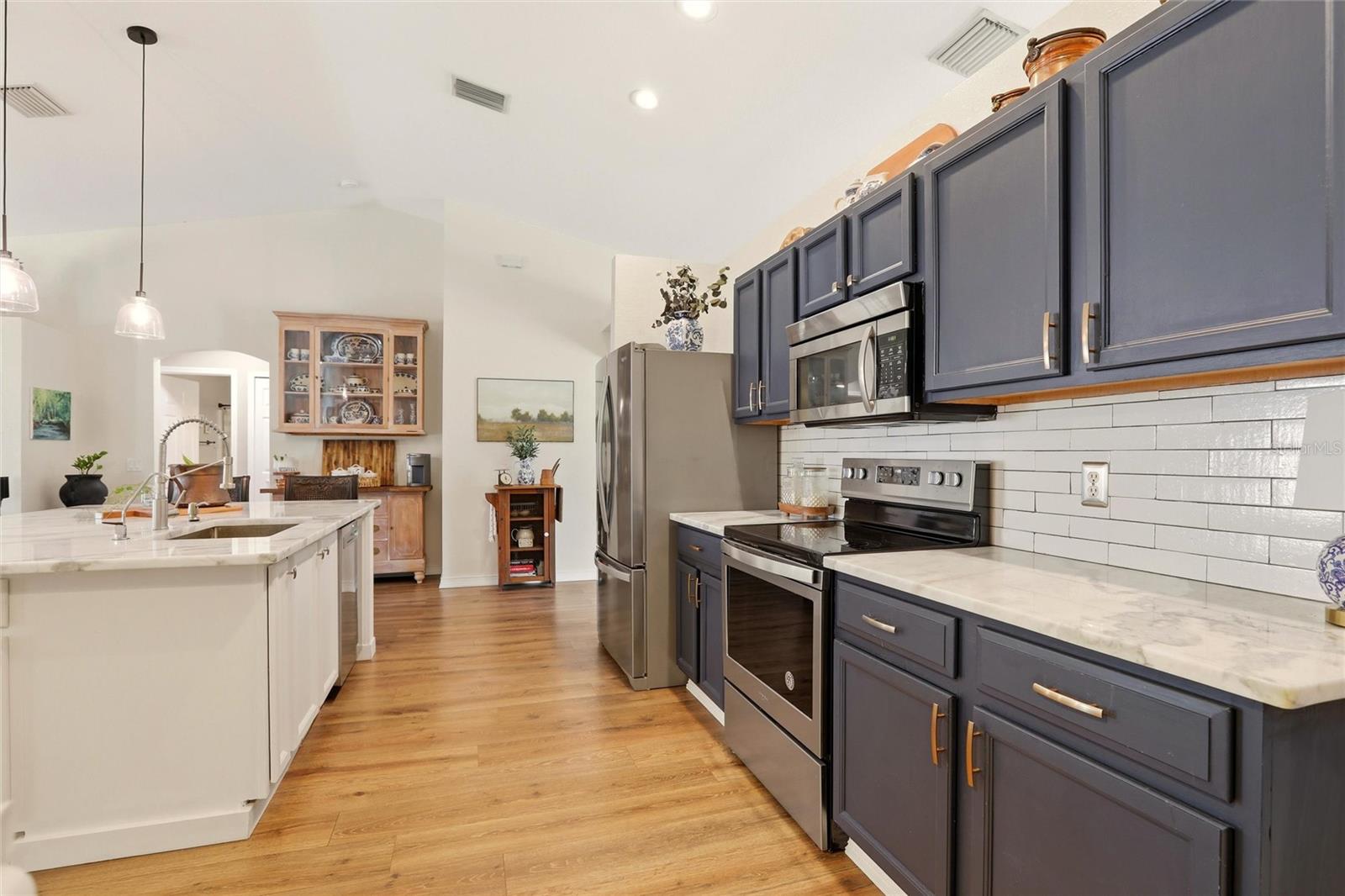 Image 10 of 33 For 4399 Amari Road