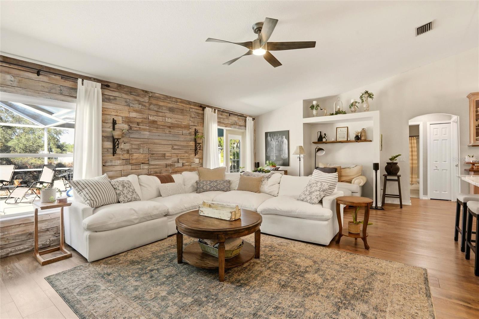 Image 4 of 33 For 4399 Amari Road