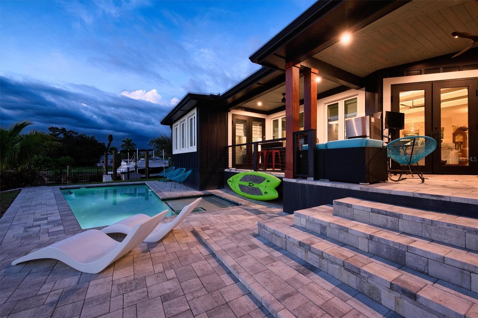 Image 13 of 95 For 3001 Banyan Way