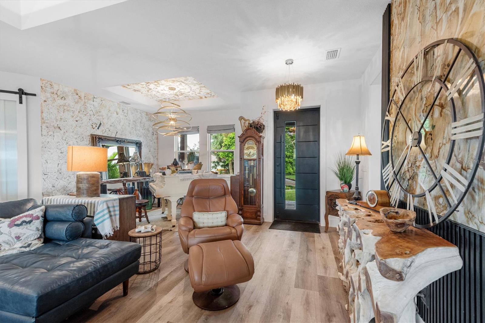 Image 17 of 95 For 3001 Banyan Way