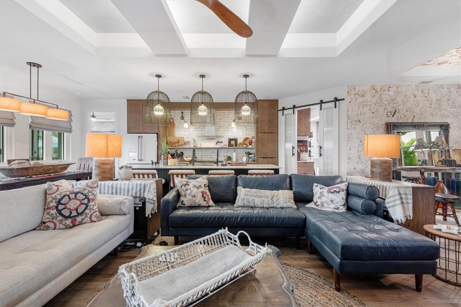 Image 19 of 95 For 3001 Banyan Way