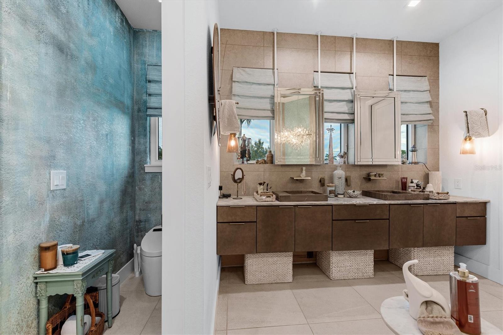 Image 22 of 95 For 3001 Banyan Way