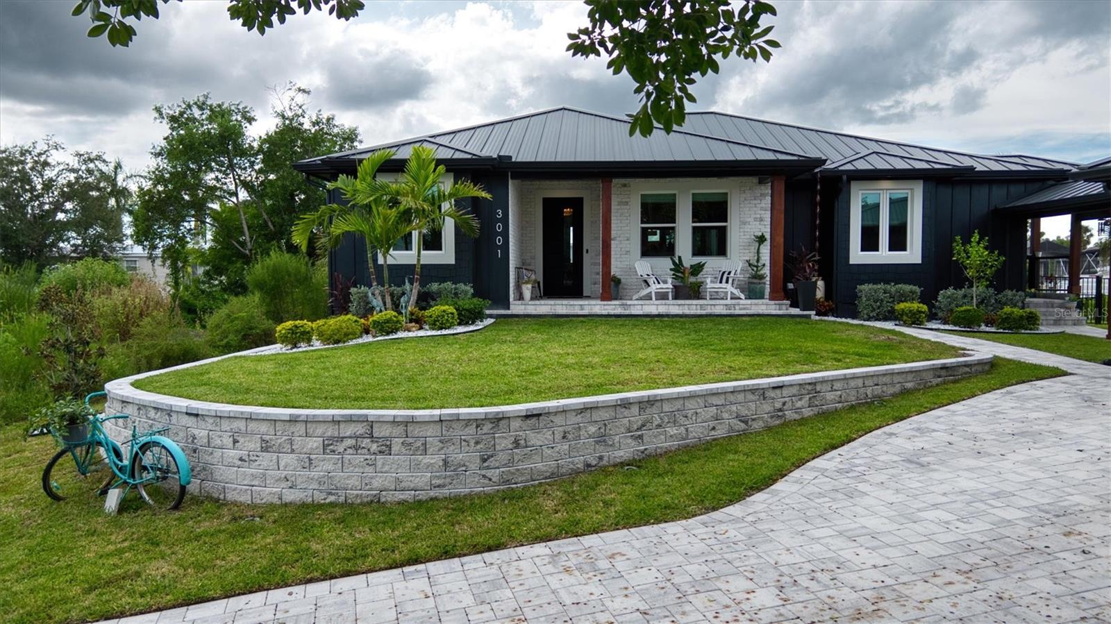 Image 32 of 95 For 3001 Banyan Way