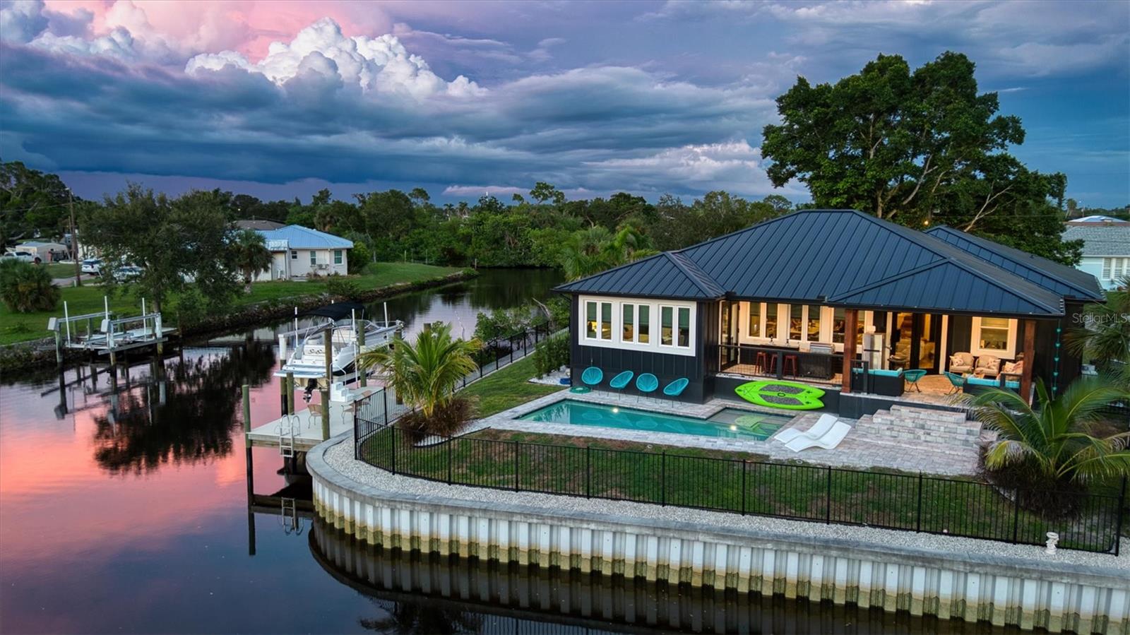 Image 33 of 95 For 3001 Banyan Way