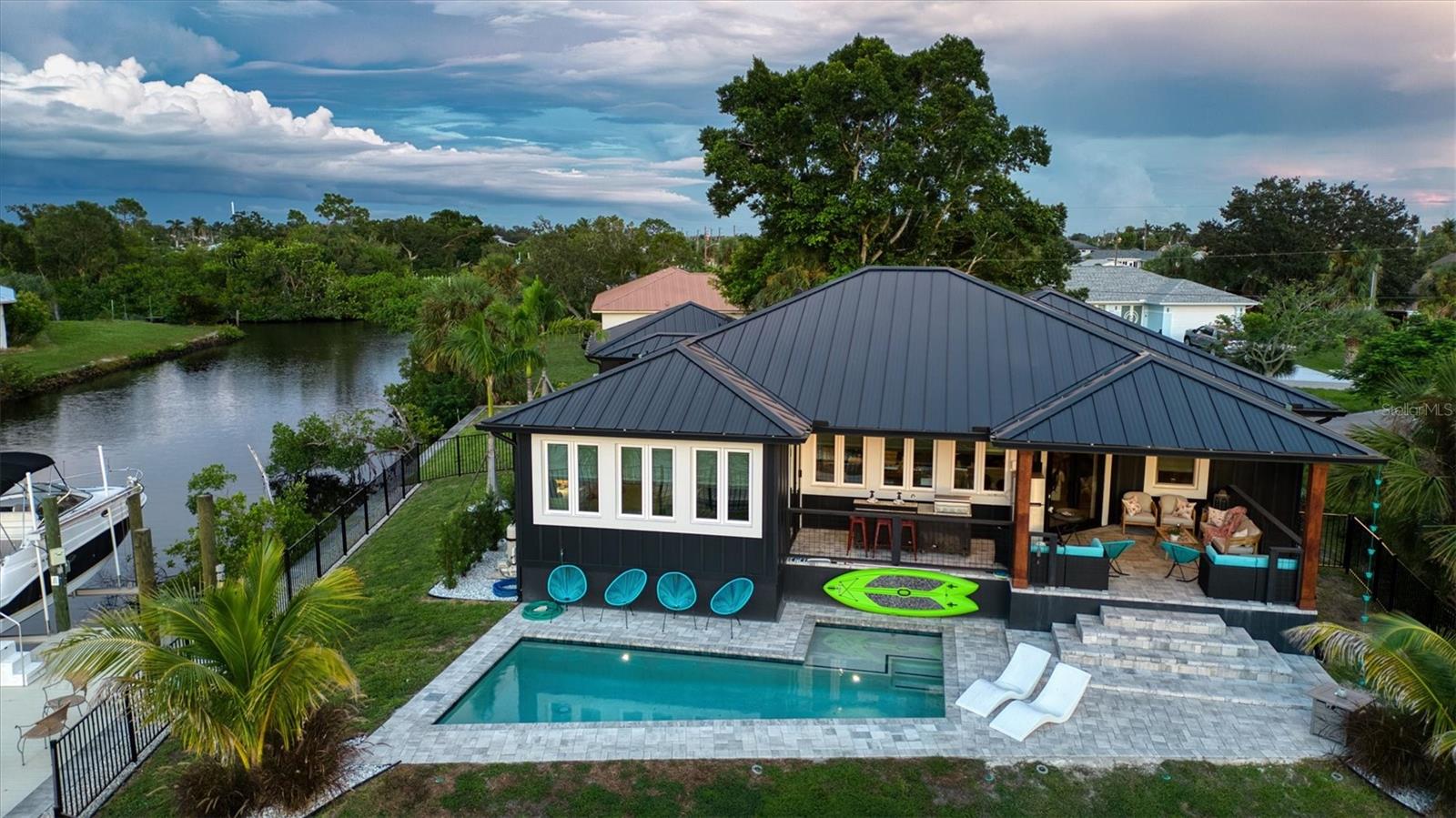 Image 36 of 95 For 3001 Banyan Way