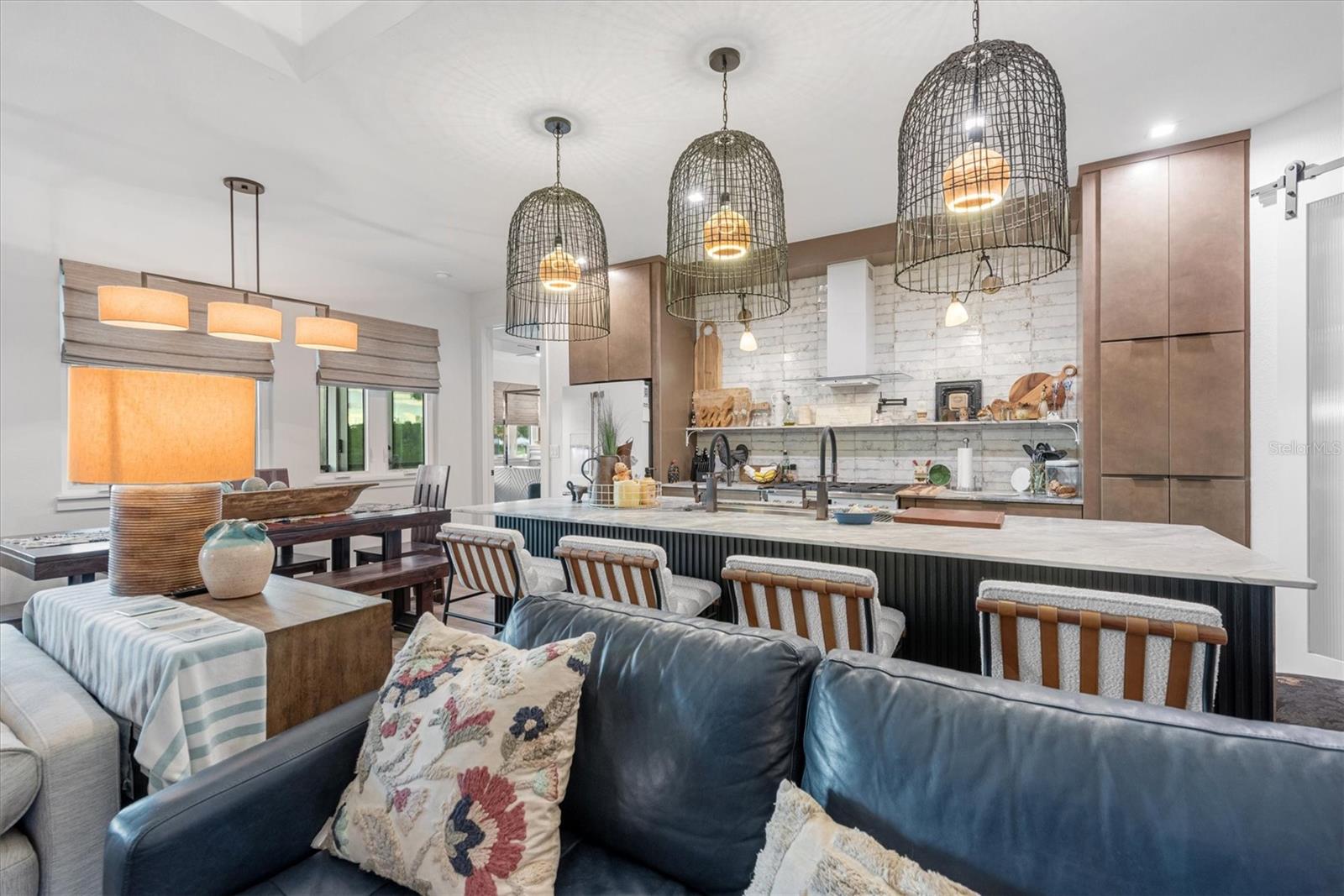 Image 38 of 95 For 3001 Banyan Way