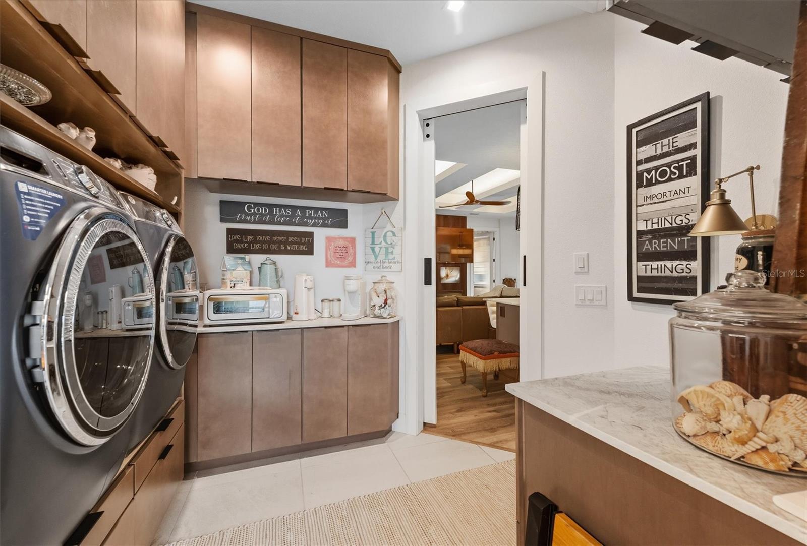 Image 41 of 95 For 3001 Banyan Way