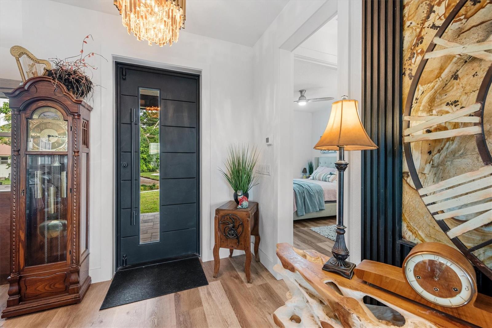 Image 6 of 95 For 3001 Banyan Way