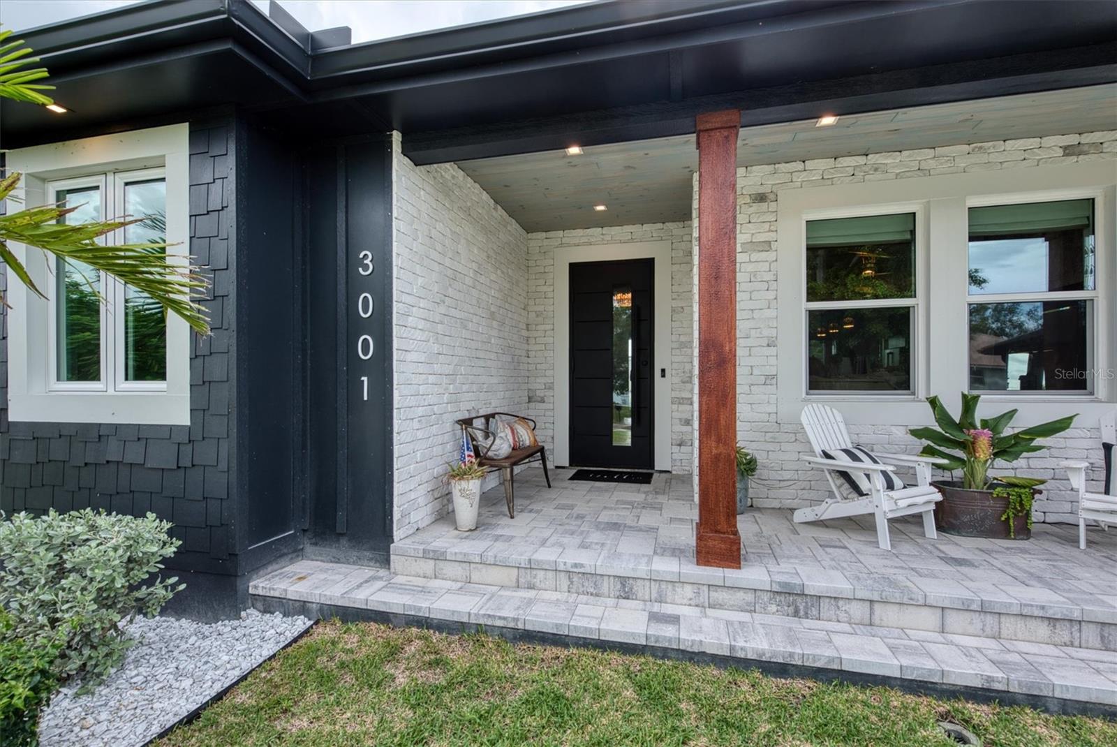 Image 7 of 95 For 3001 Banyan Way