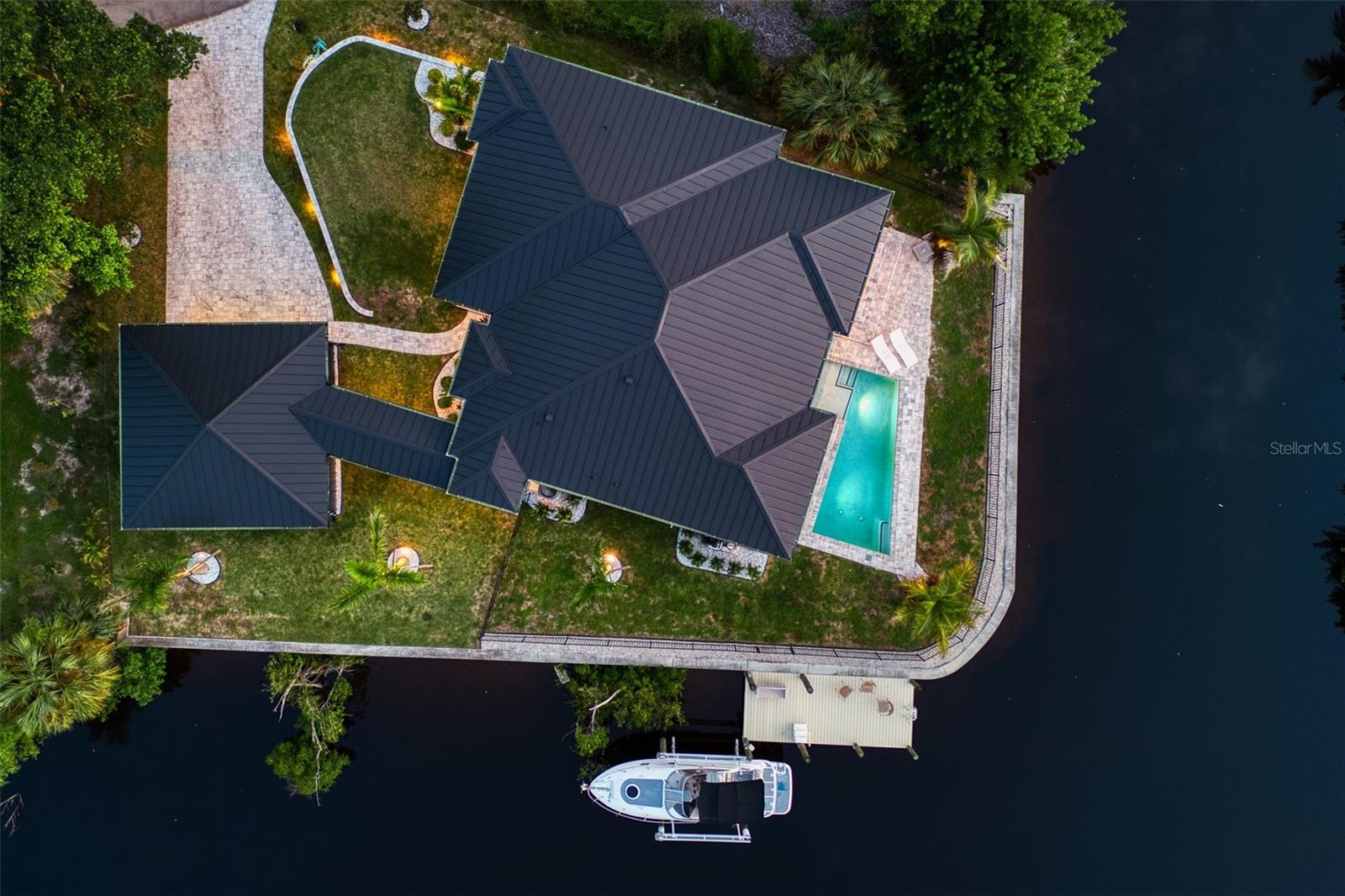 Image 83 of 95 For 3001 Banyan Way