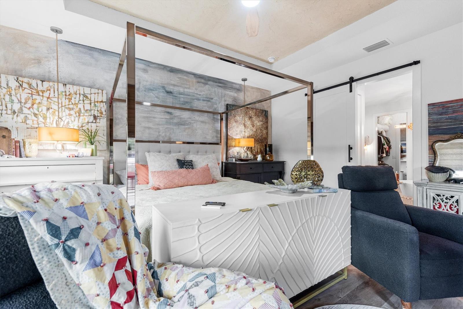 Image 9 of 95 For 3001 Banyan Way