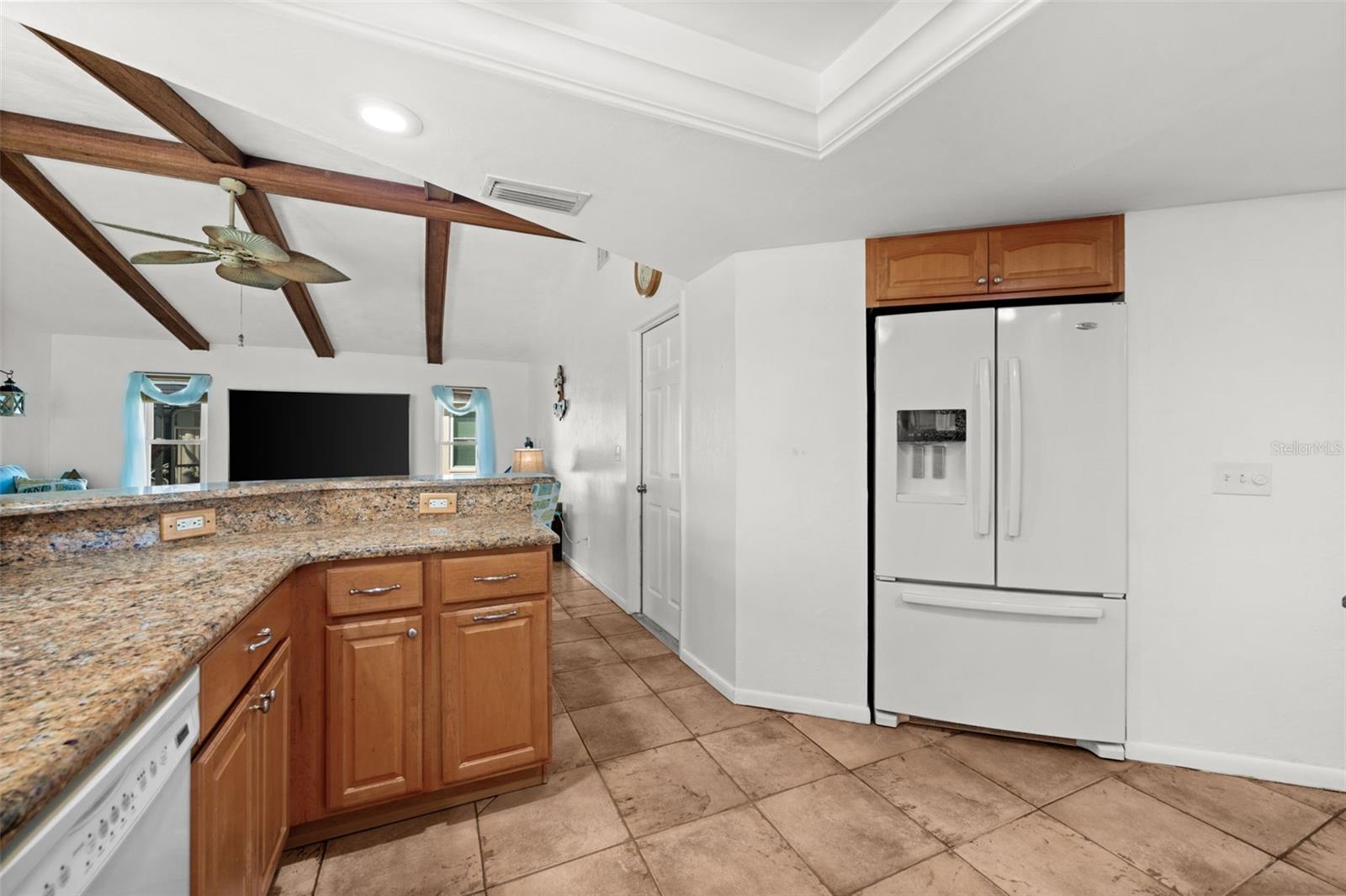 Image 13 of 50 For 250 37th Terrace