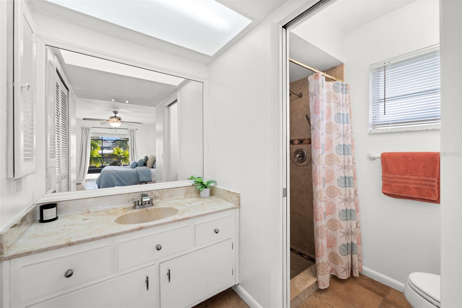 Image 20 of 50 For 250 37th Terrace