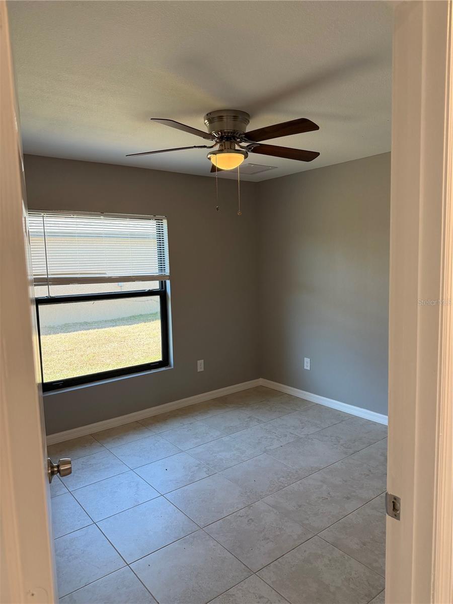 Image 10 of 16 For 17097 Thompson Avenue 17097