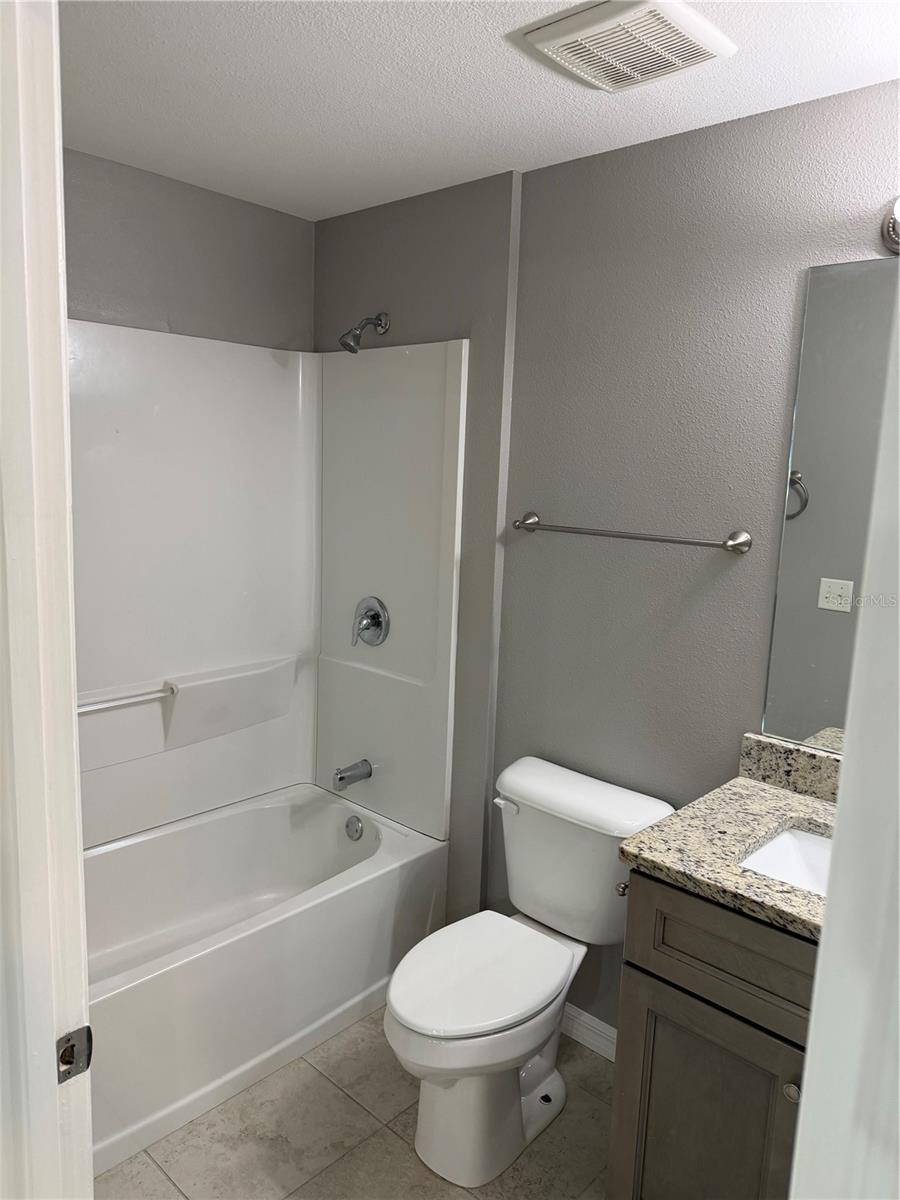 Image 11 of 16 For 17097 Thompson Avenue 17097