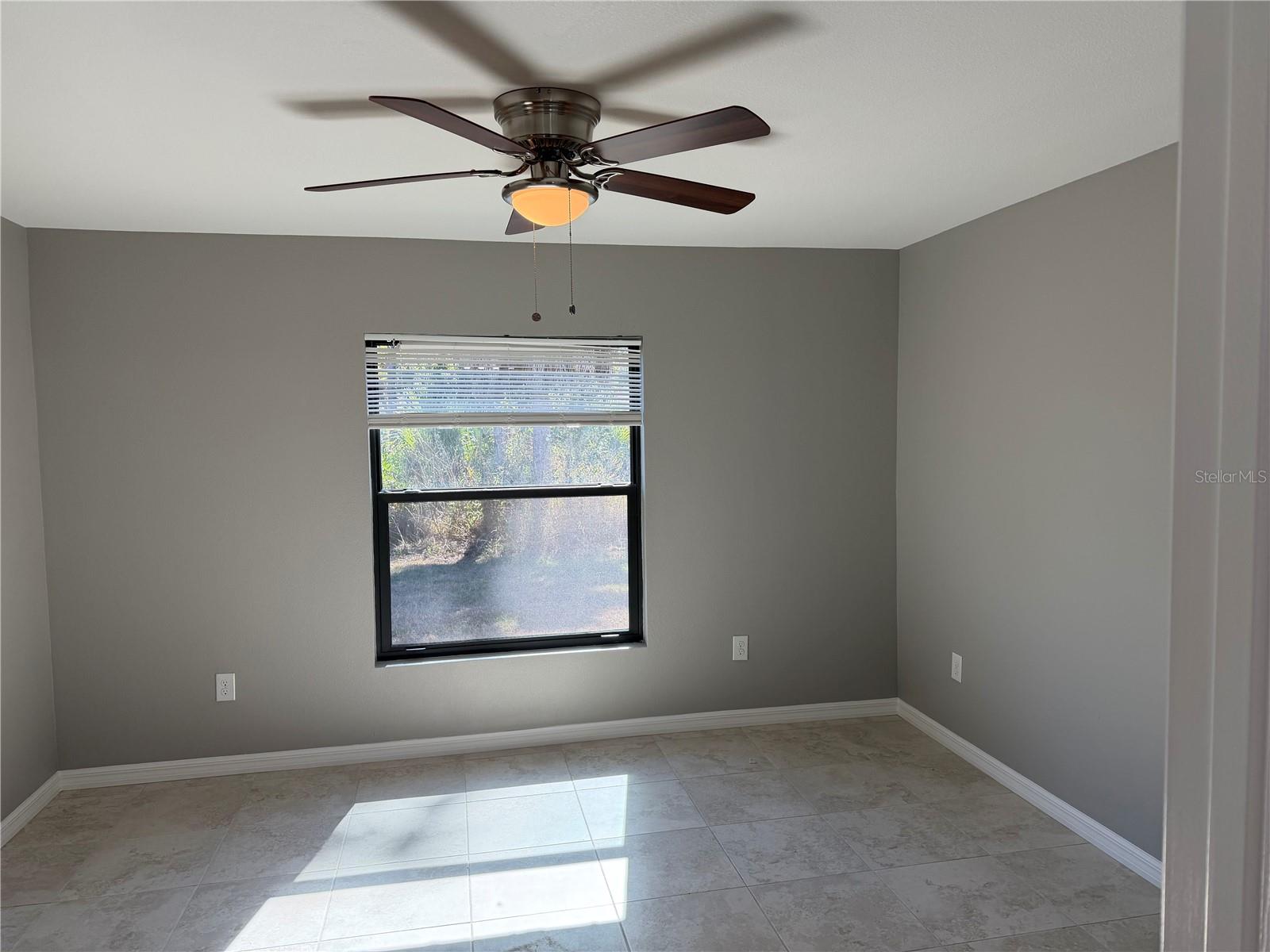 Image 12 of 16 For 17097 Thompson Avenue 17097