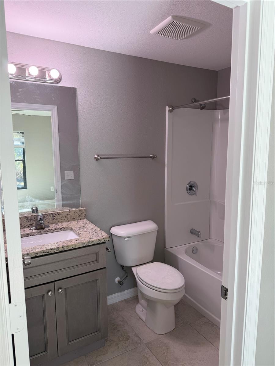 Image 14 of 16 For 17097 Thompson Avenue 17097