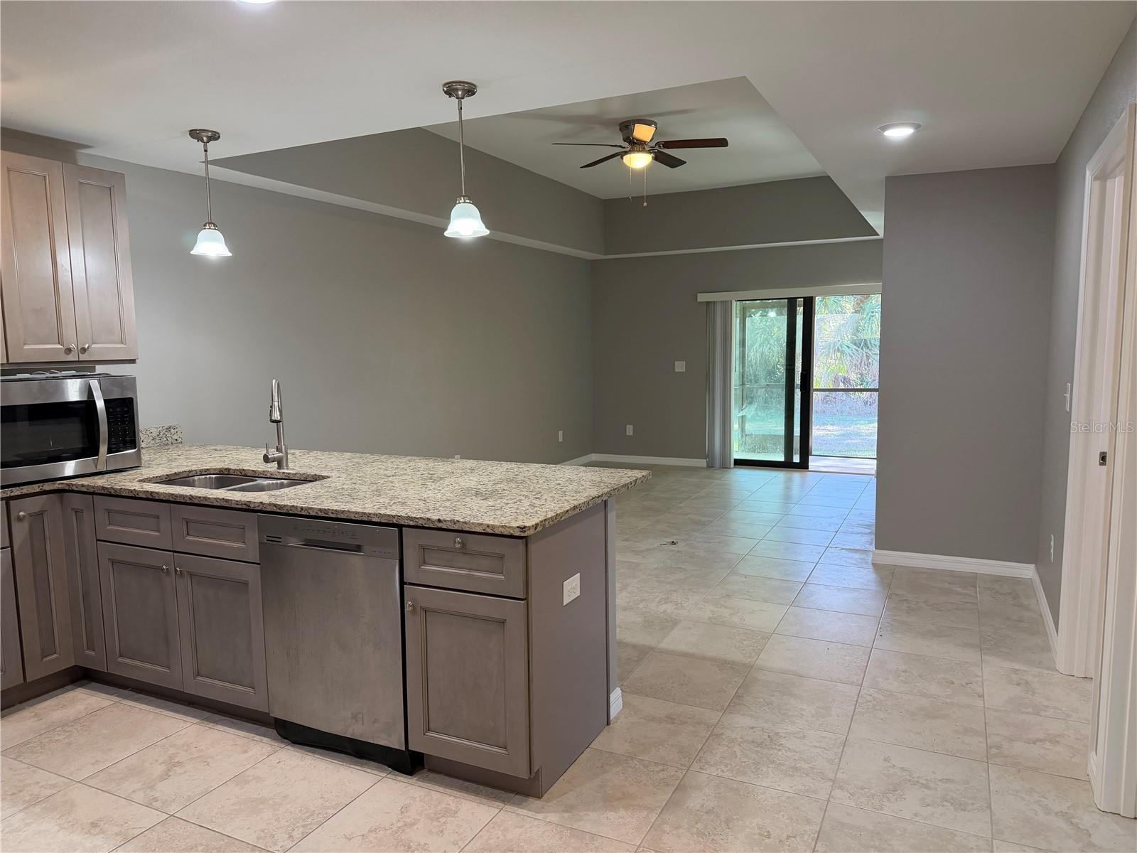 Image 4 of 16 For 17097 Thompson Avenue 17097