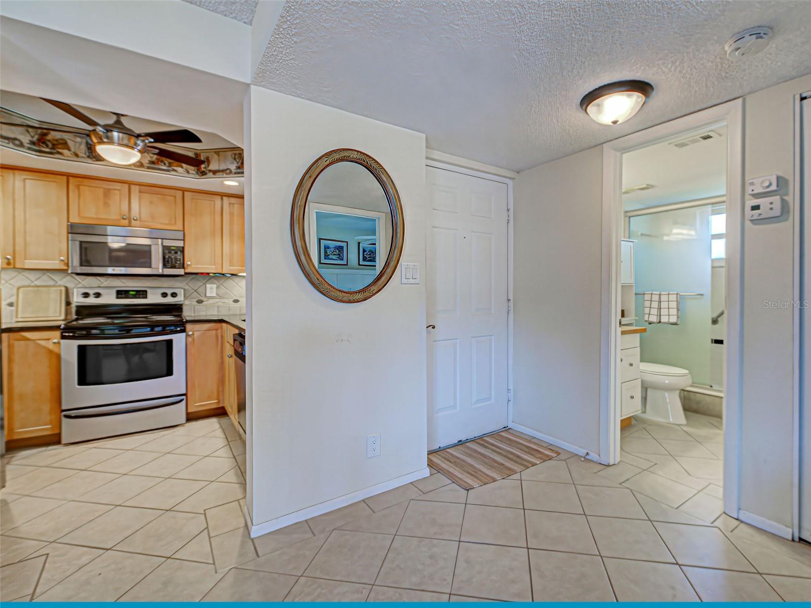 Image 14 of 39 For 19505 Quesada Avenue Ee202