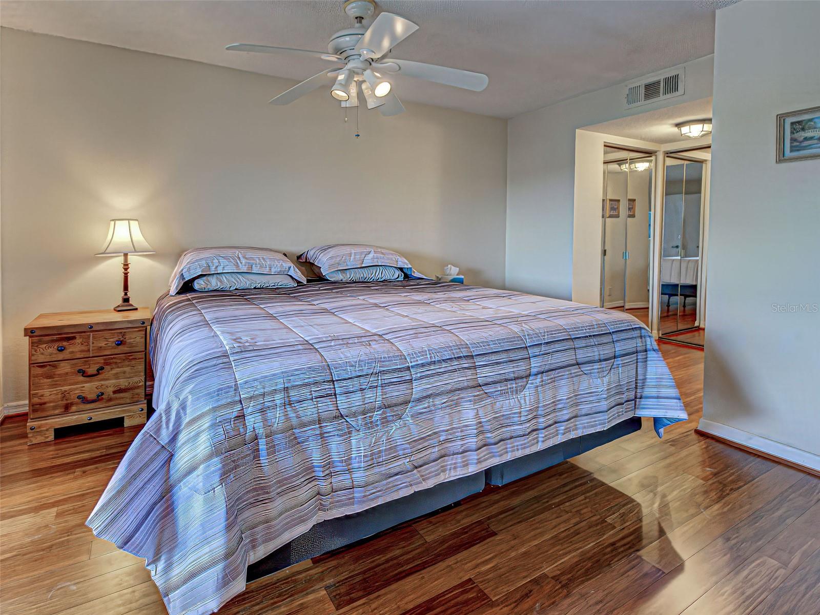 Image 18 of 39 For 19505 Quesada Avenue Ee202