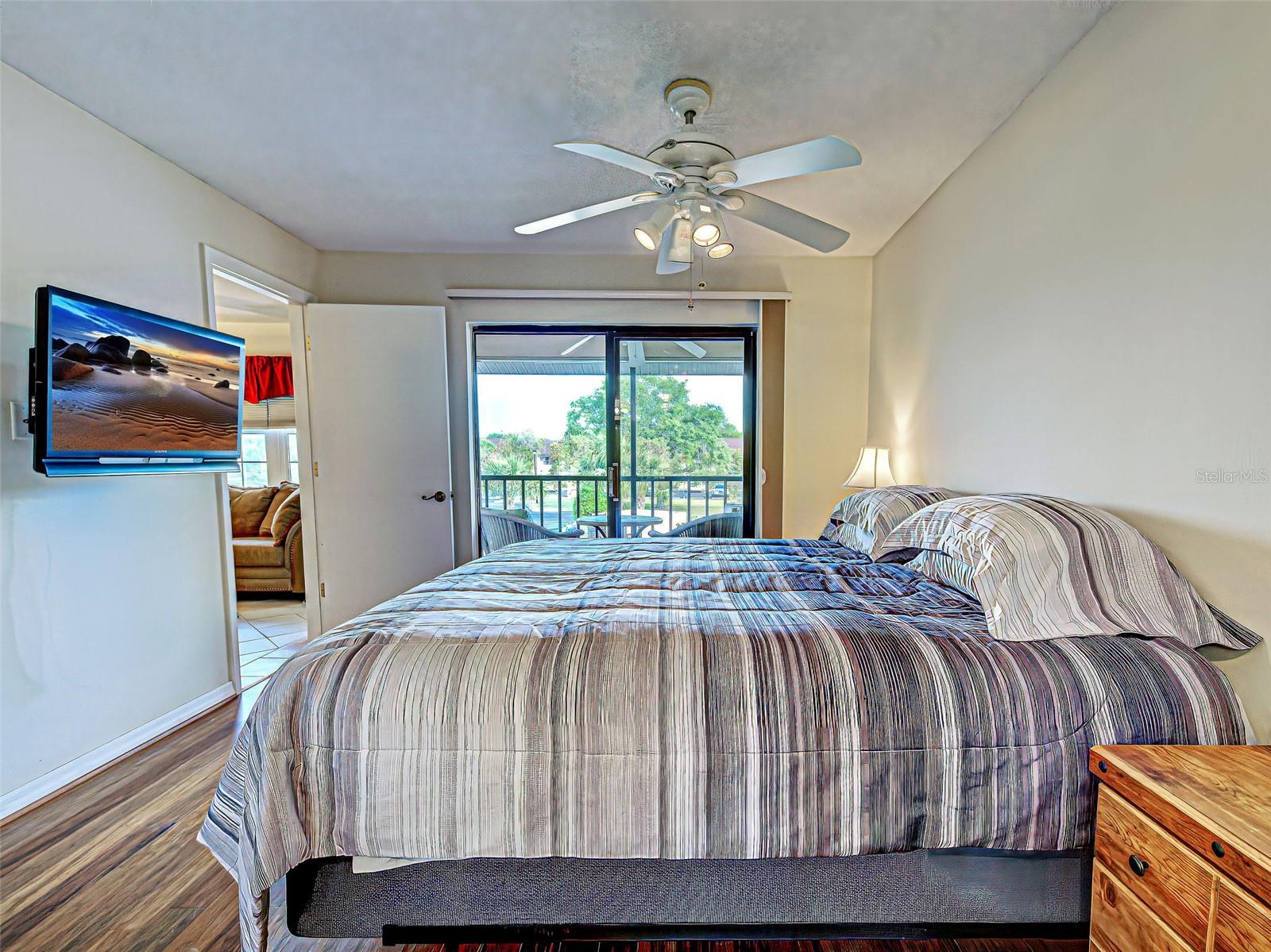 Image 20 of 39 For 19505 Quesada Avenue Ee202