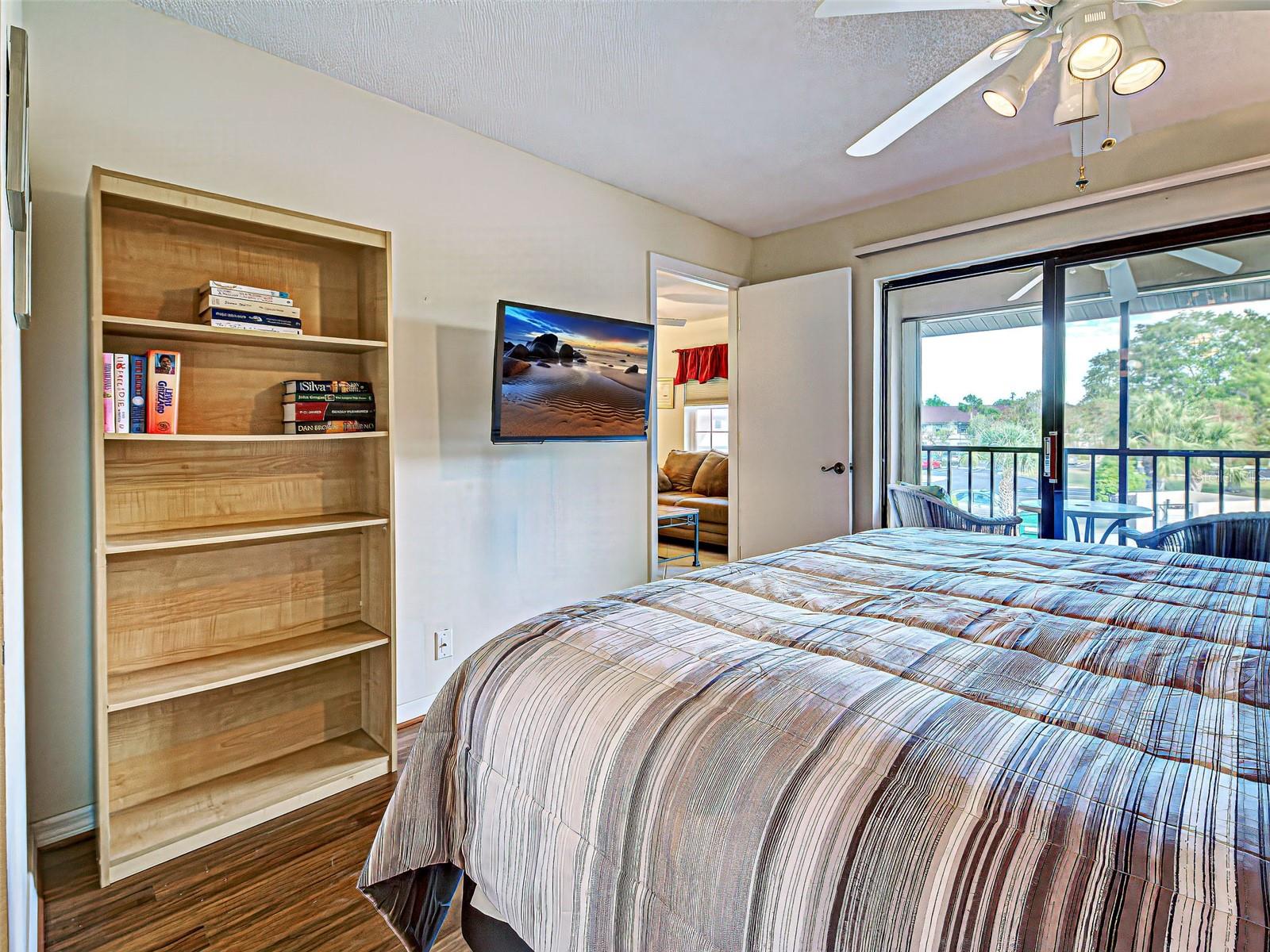 Image 21 of 39 For 19505 Quesada Avenue Ee202