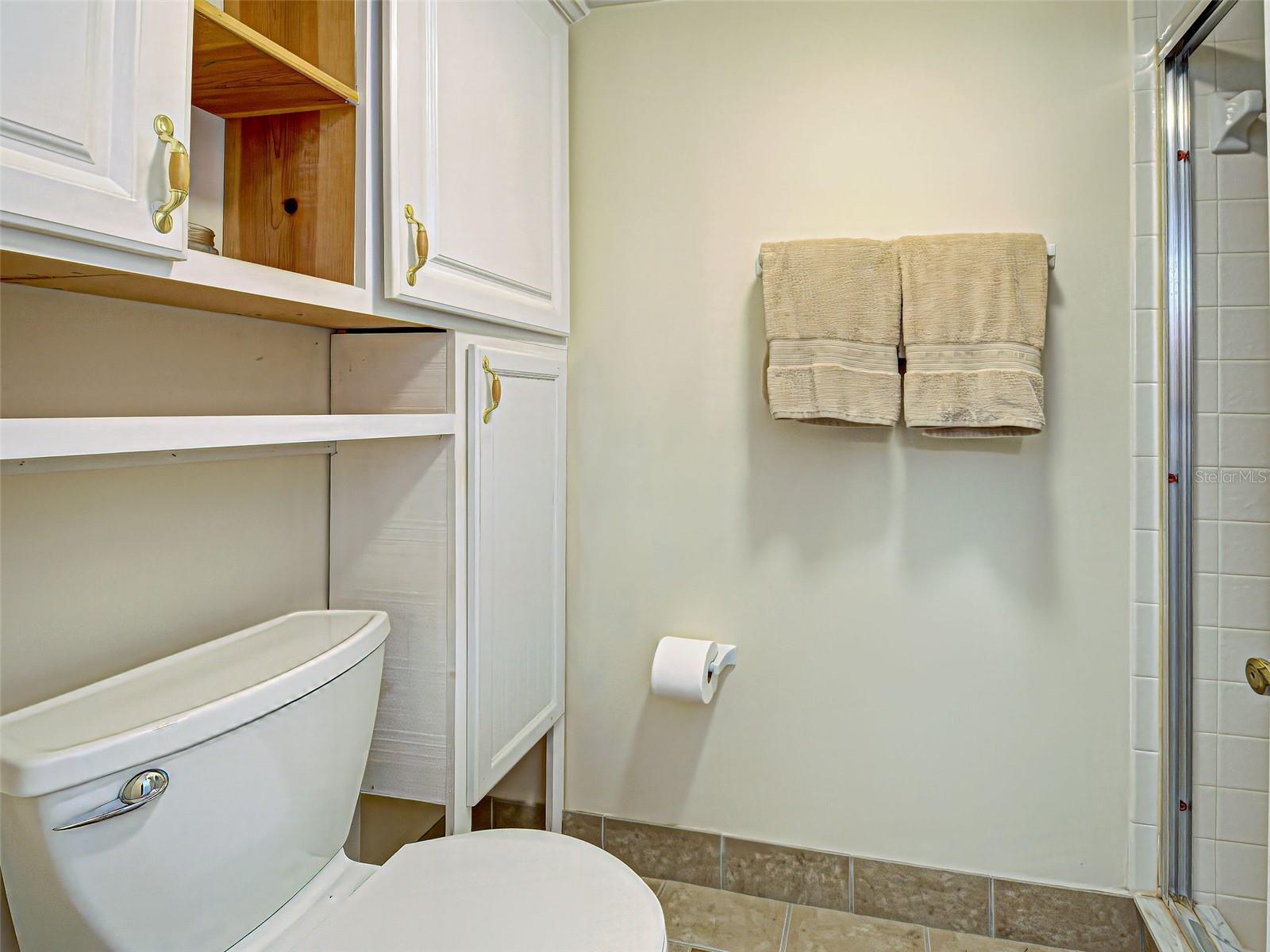 Image 24 of 39 For 19505 Quesada Avenue Ee202