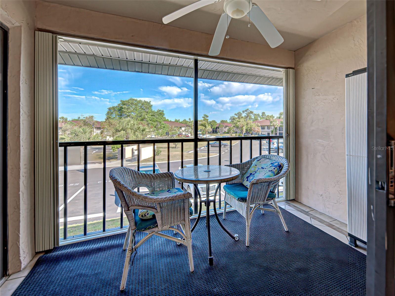 Image 33 of 39 For 19505 Quesada Avenue Ee202