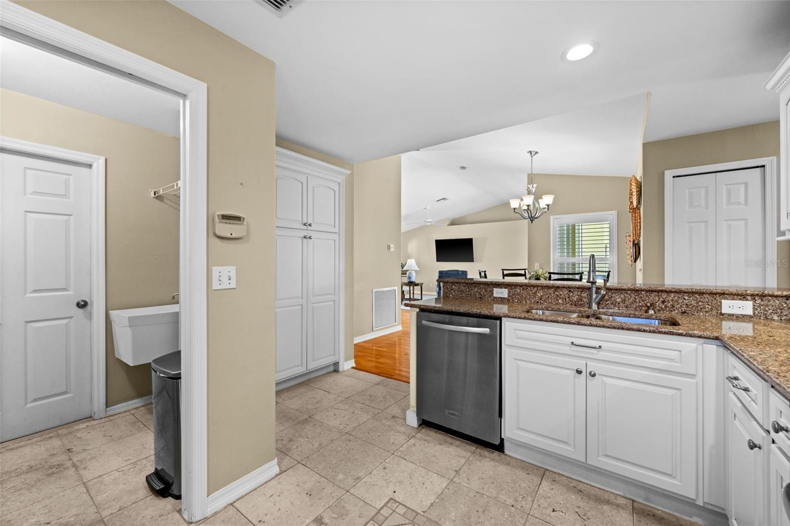 Image 15 of 38 For 2926 38th Terrace