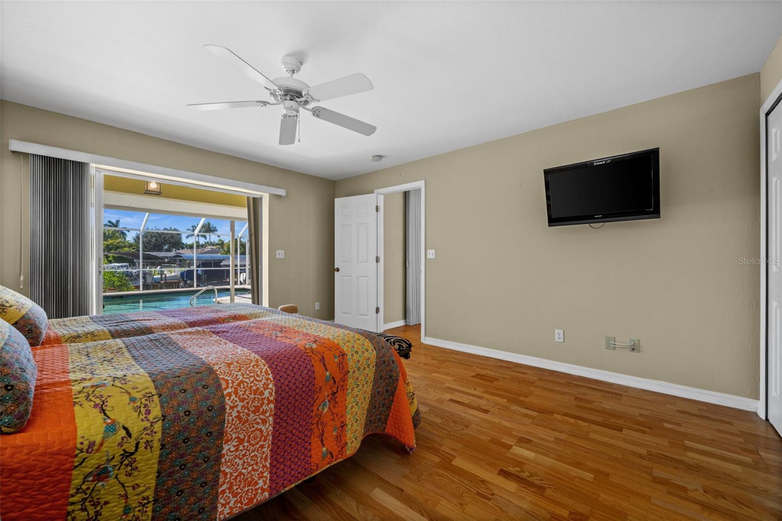 Image 17 of 38 For 2926 38th Terrace