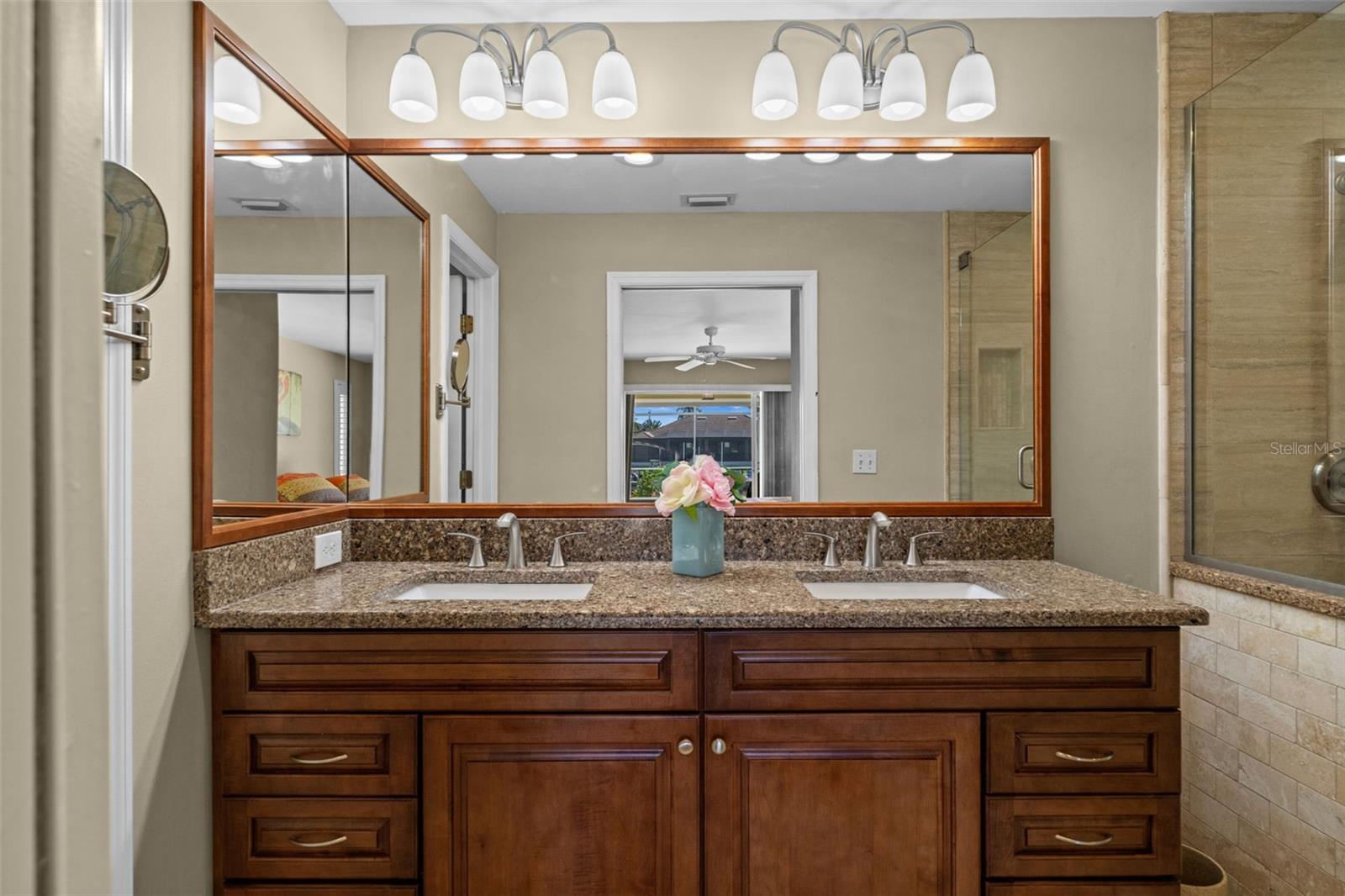 Image 19 of 38 For 2926 38th Terrace