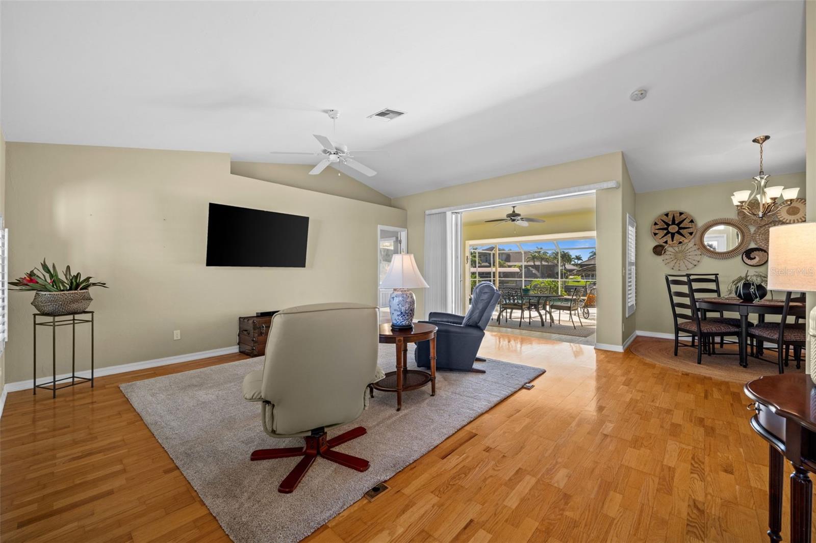 Image 7 of 38 For 2926 38th Terrace