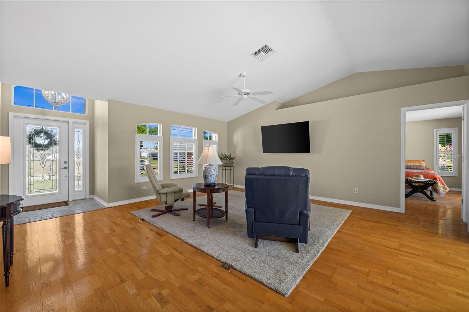 Image 8 of 38 For 2926 38th Terrace