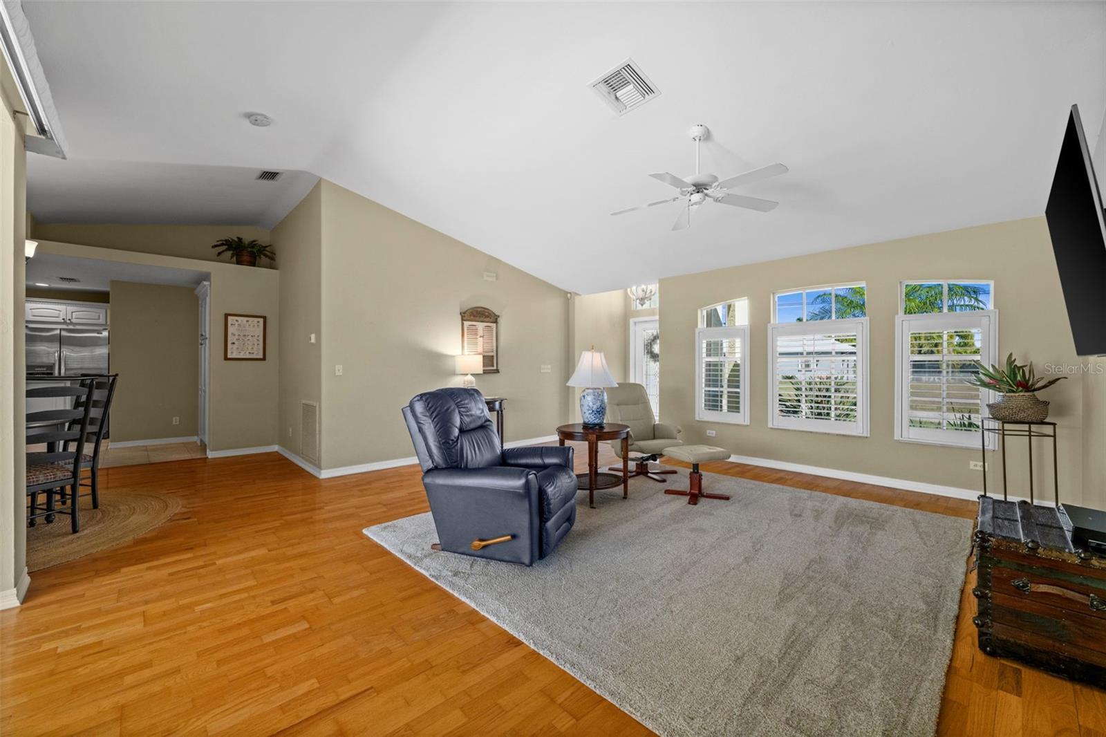 Image 9 of 38 For 2926 38th Terrace