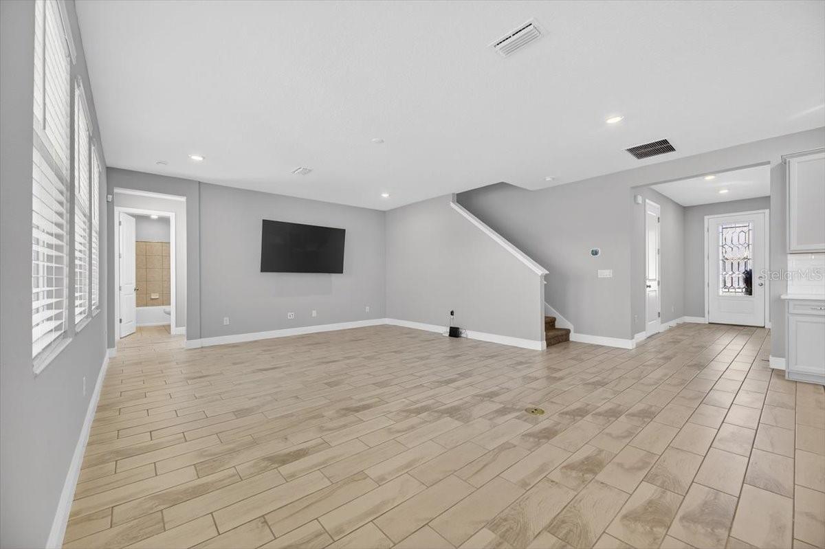 Image 17 of 51 For 8816 Mugnai Street