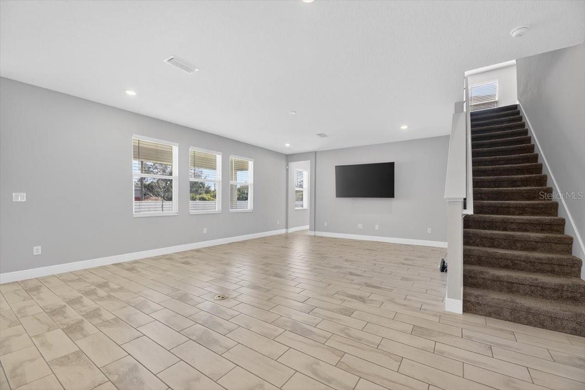 Image 22 of 51 For 8816 Mugnai Street